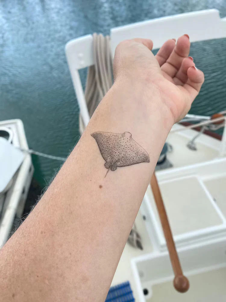 <h2><em>ARATA REAL! <br/>SE SIMTE REAL!</em></h2>