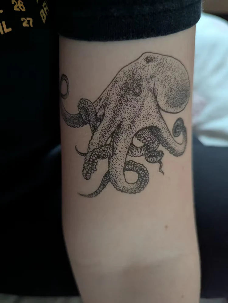 <h2><em>ARATA REAL! <br/>SE SIMTE REAL!</em></h2>