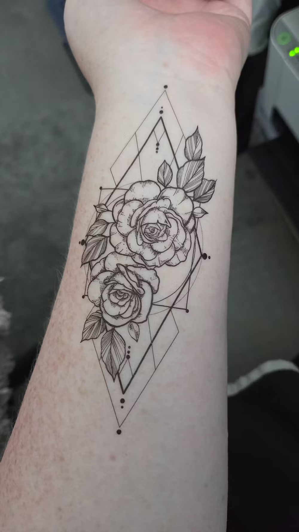 <h2><em>ARATA REAL! <br/>SE SIMTE REAL!</em></h2>